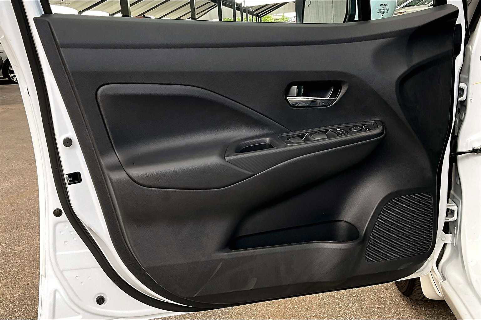 New 2025 Nissan Versa SV w/ Trunk Package FWD image 13