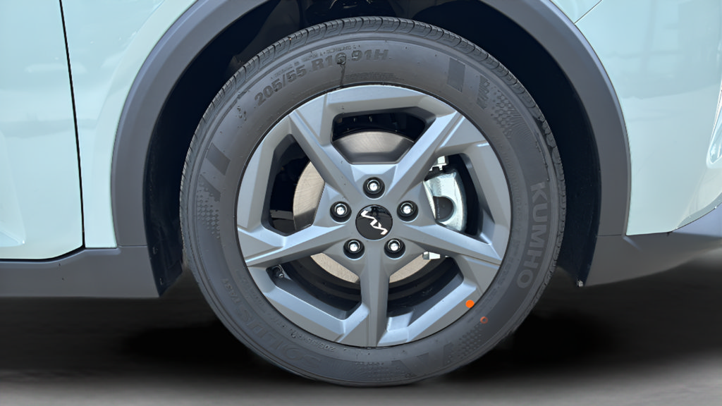 New 2026 Kia K4 FWD image 30