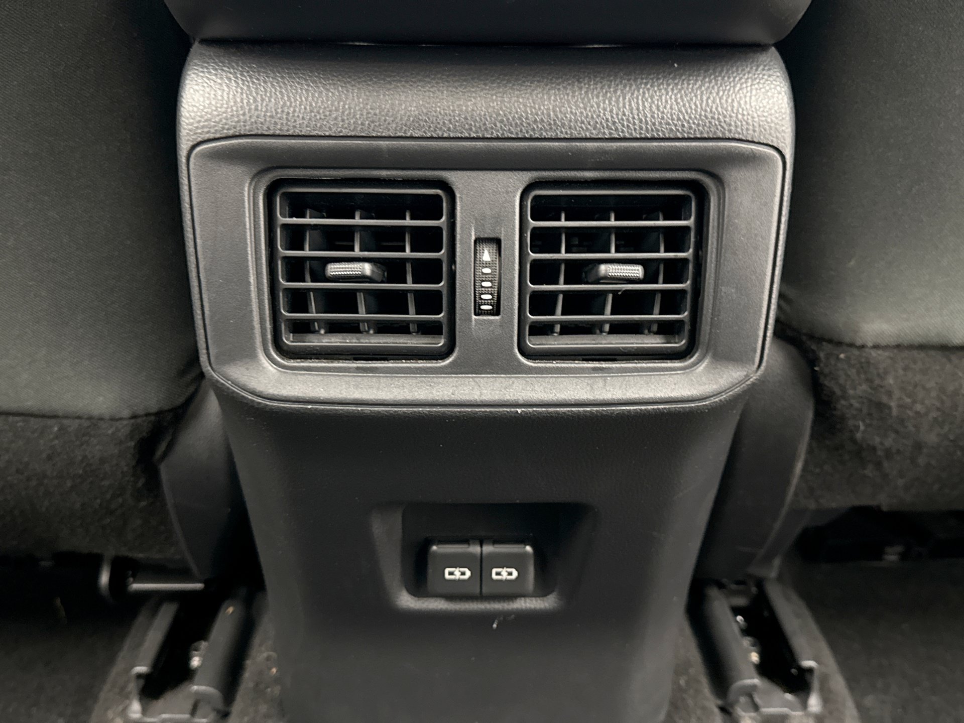 Used 2023 Toyota RAV4 AWD Hybrid image 20