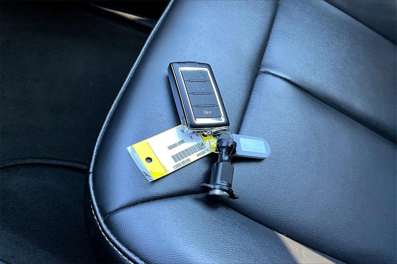 Certified 2024 Jeep Grand Cherokee Limited image 30