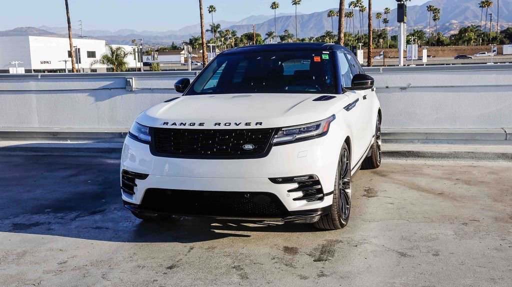 Used 2024 Land Rover Range Rover Velar Dynamic SE image 4