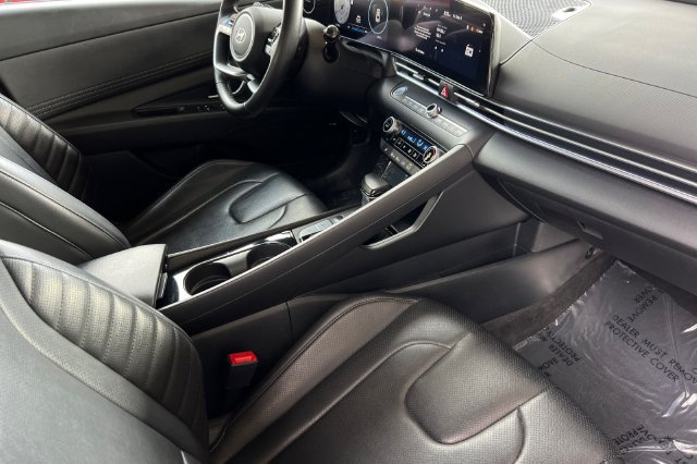 Used 2025 Hyundai Elantra Limited FWD image 19
