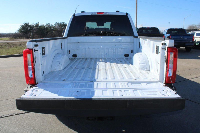 Used 2025 Ford F350 XLT image 6