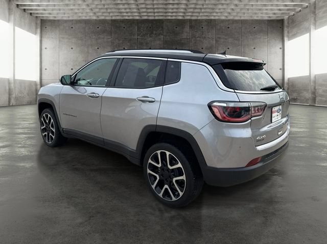 Used 2017 Jeep Compass Limited AWD/4WD image 7