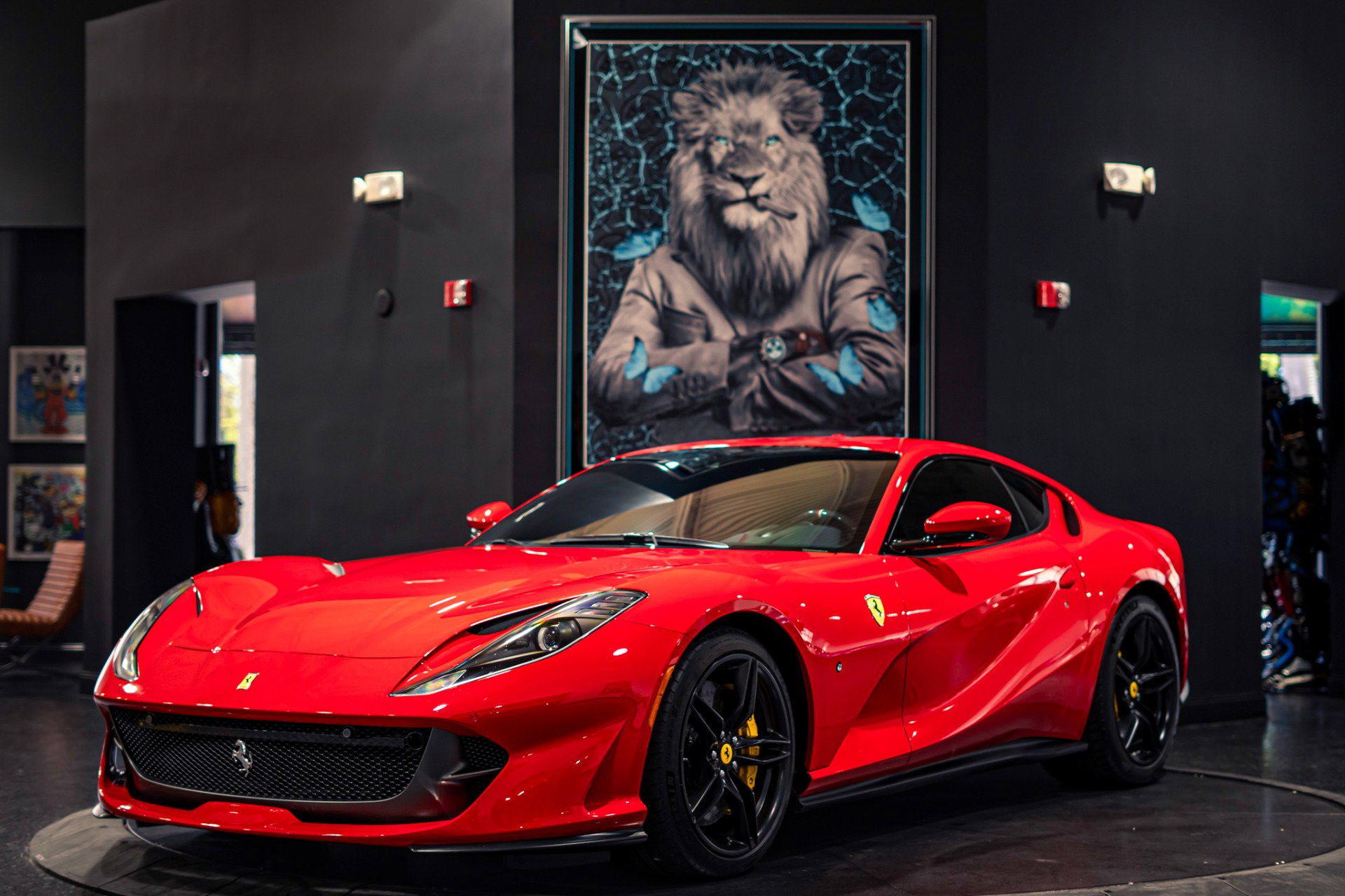 Used 2020 Ferrari 812 Superfast RWD image 1