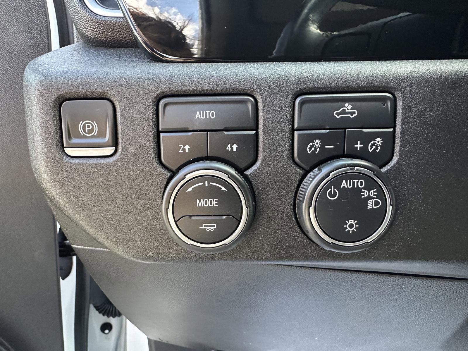 Used 2022 Chevrolet Silverado 1500 LT image 22
