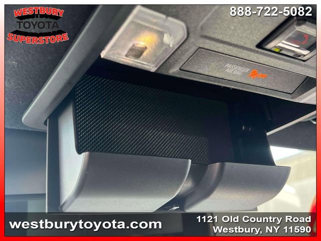 Used 2025 Toyota 4Runner SR5 AWD/4WD image 31