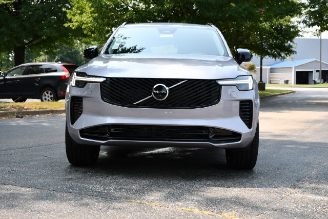 New 2026 Volvo XC90 B6 Ultra w/ Protection Package Premier AWD/4WD image 2