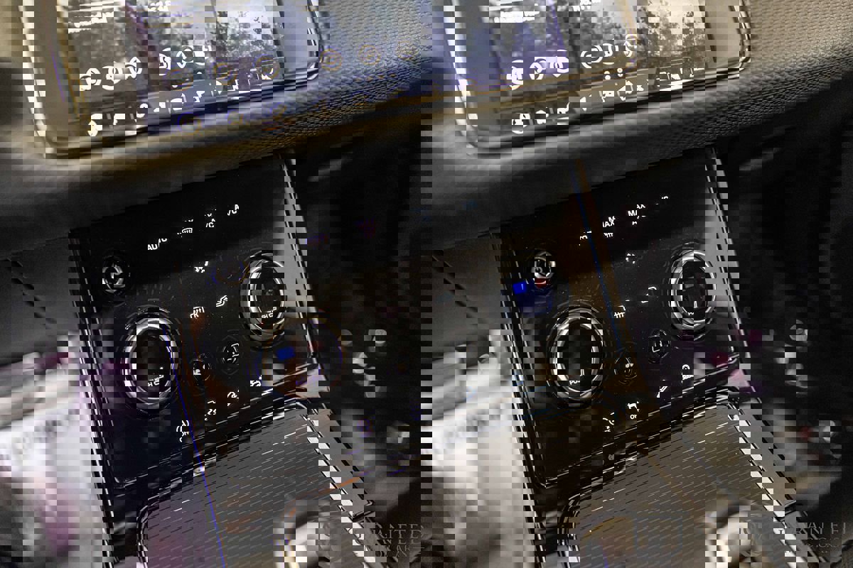 Used 2020 Land Rover Range Rover Evoque R-Dynamic S image 27