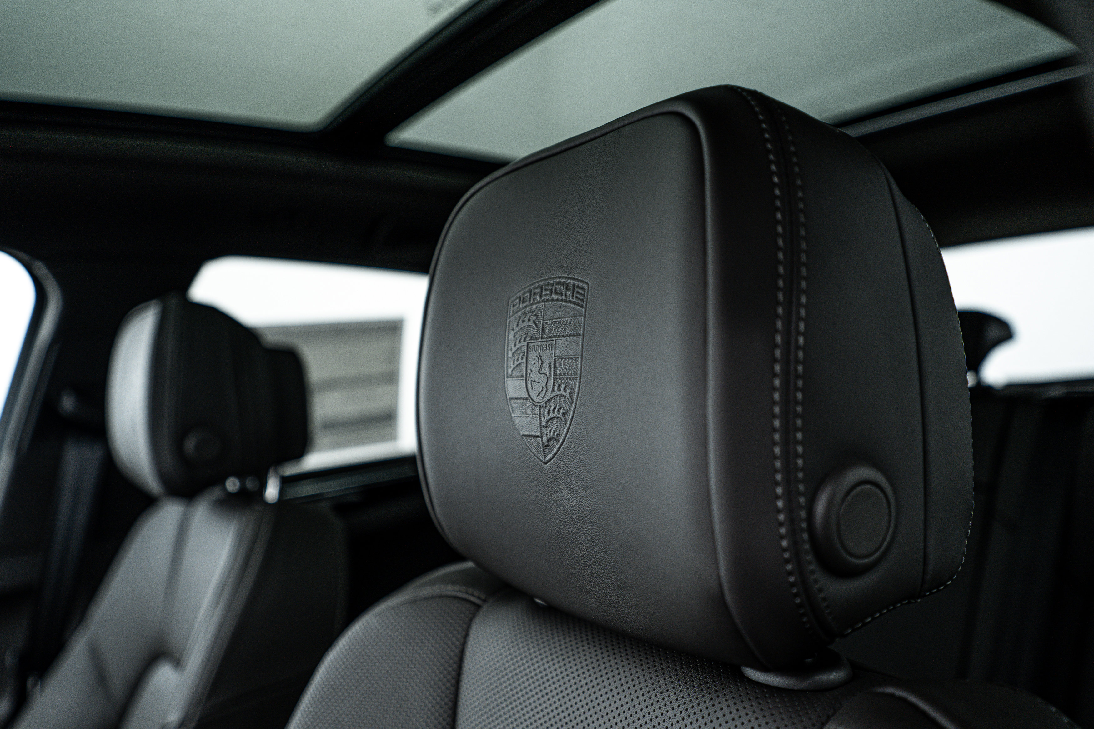 Certified 2025 Porsche Macan image 15