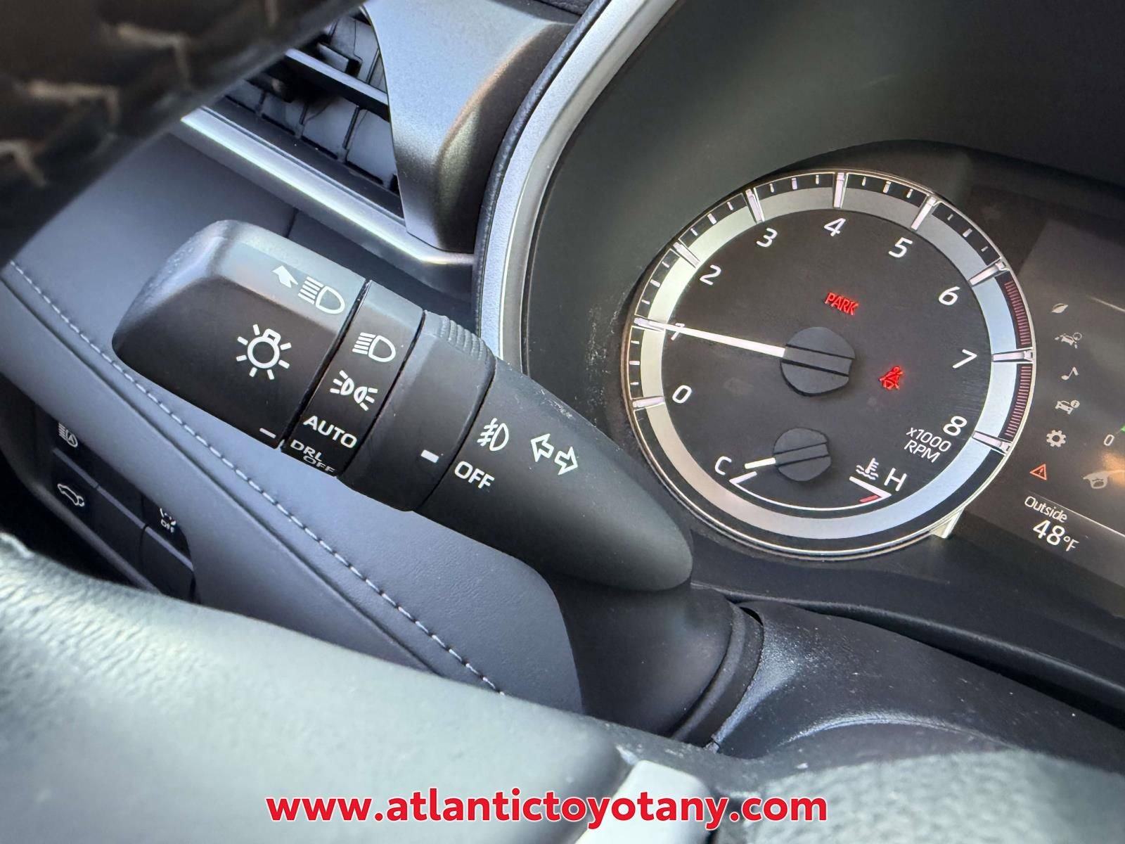 Used 2023 Toyota Highlander XLE AWD/4WD image 31