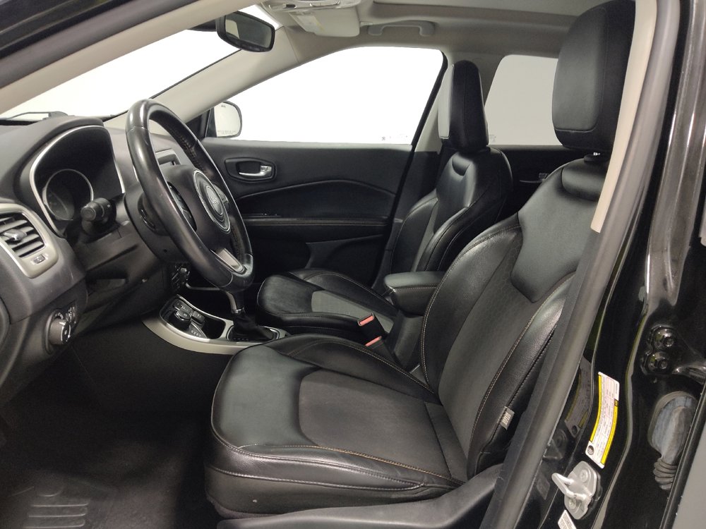 Used 2018 Jeep Compass Latitude w/ Popular Equipment Group AWD/4WD image 17