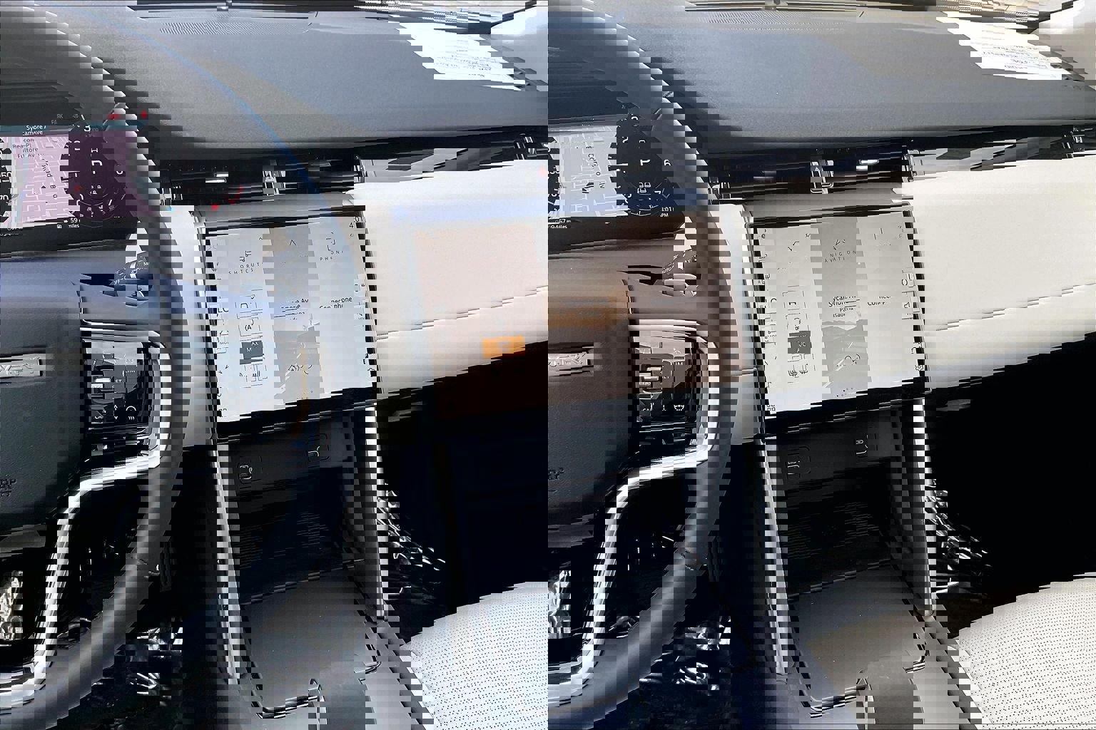 Certified 2025 Land Rover Discovery Sport S image 6