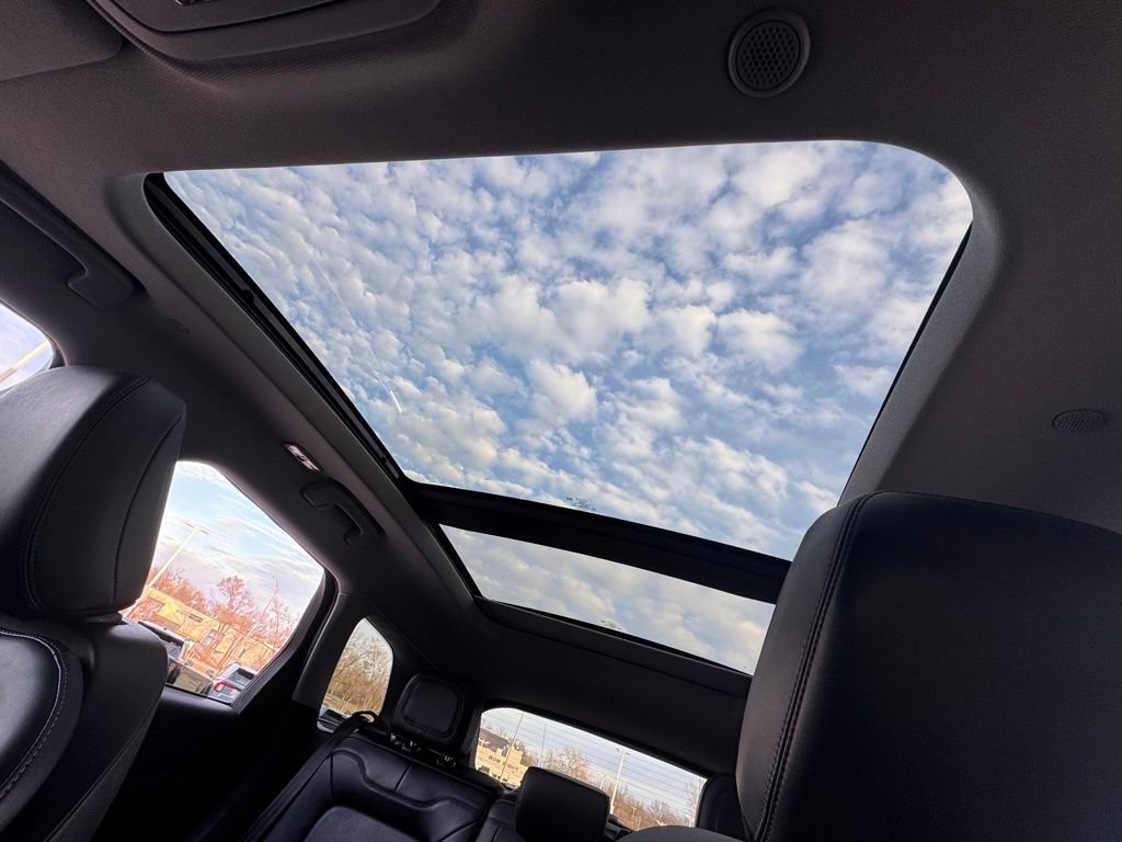 Used 2022 Lincoln Corsair Reserve w/ Elements Package image 29