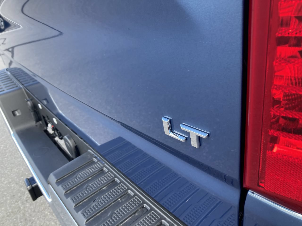 New 2024 Chevrolet Silverado 1500 LT w/ Z71 Off-Road Package AWD/4WD image 11
