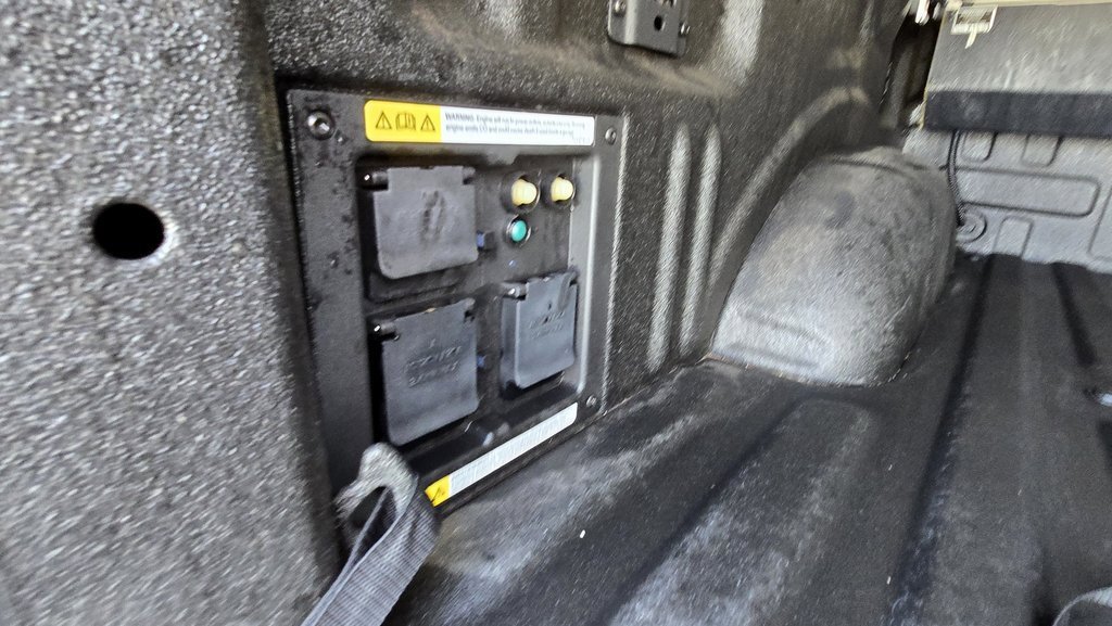 Used 2024 Ford F150 Platinum image 13