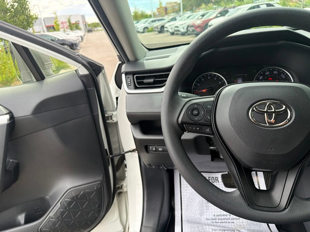 Used 2019 Toyota RAV4 LE w/ Carpet Mat Package AWD/4WD image 26