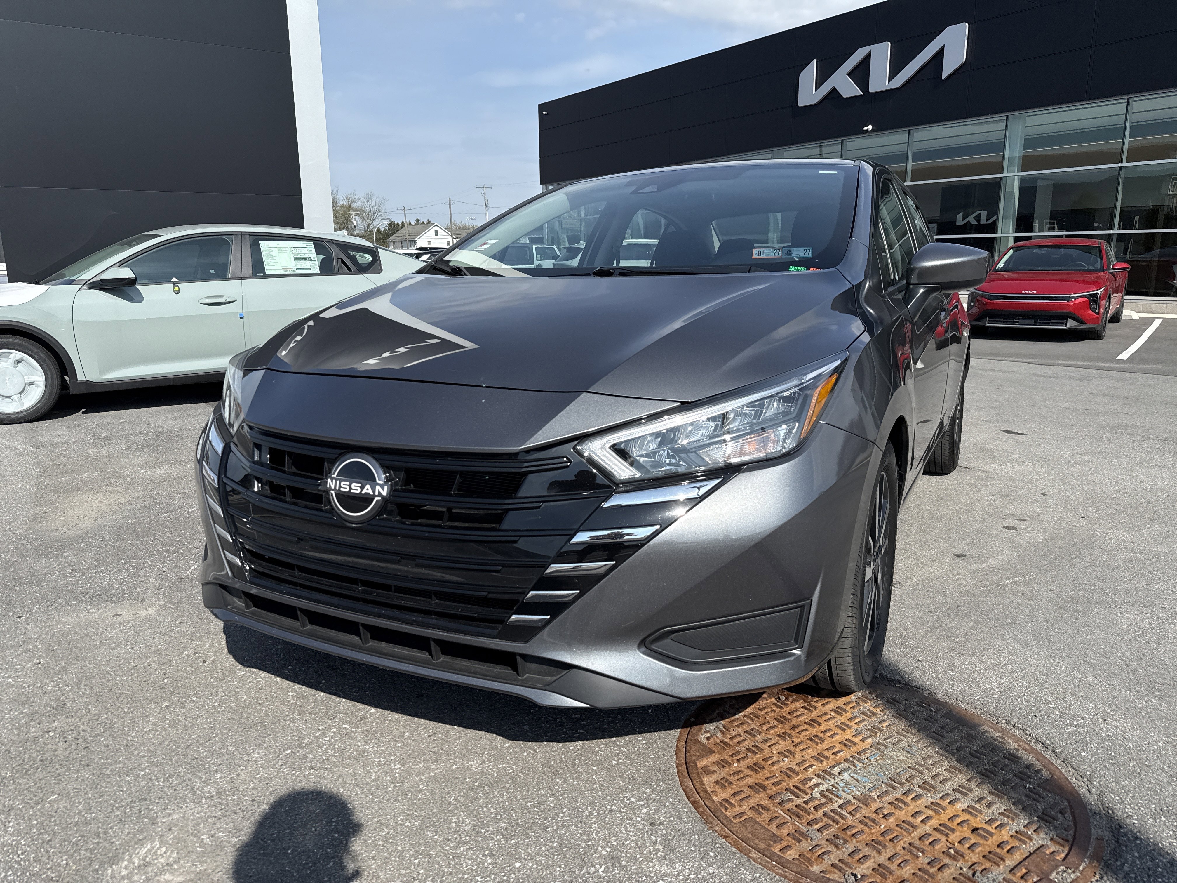 Used 2025 Nissan Versa SV FWD image 8