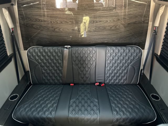 Used 2024 Mercedes-Benz Sprinter 3500 image 22