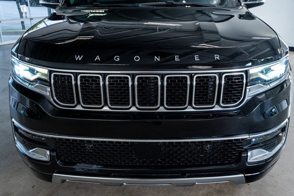 Used 2023 Jeep Wagoneer Series III w/ Preferred Equipment Group image 15