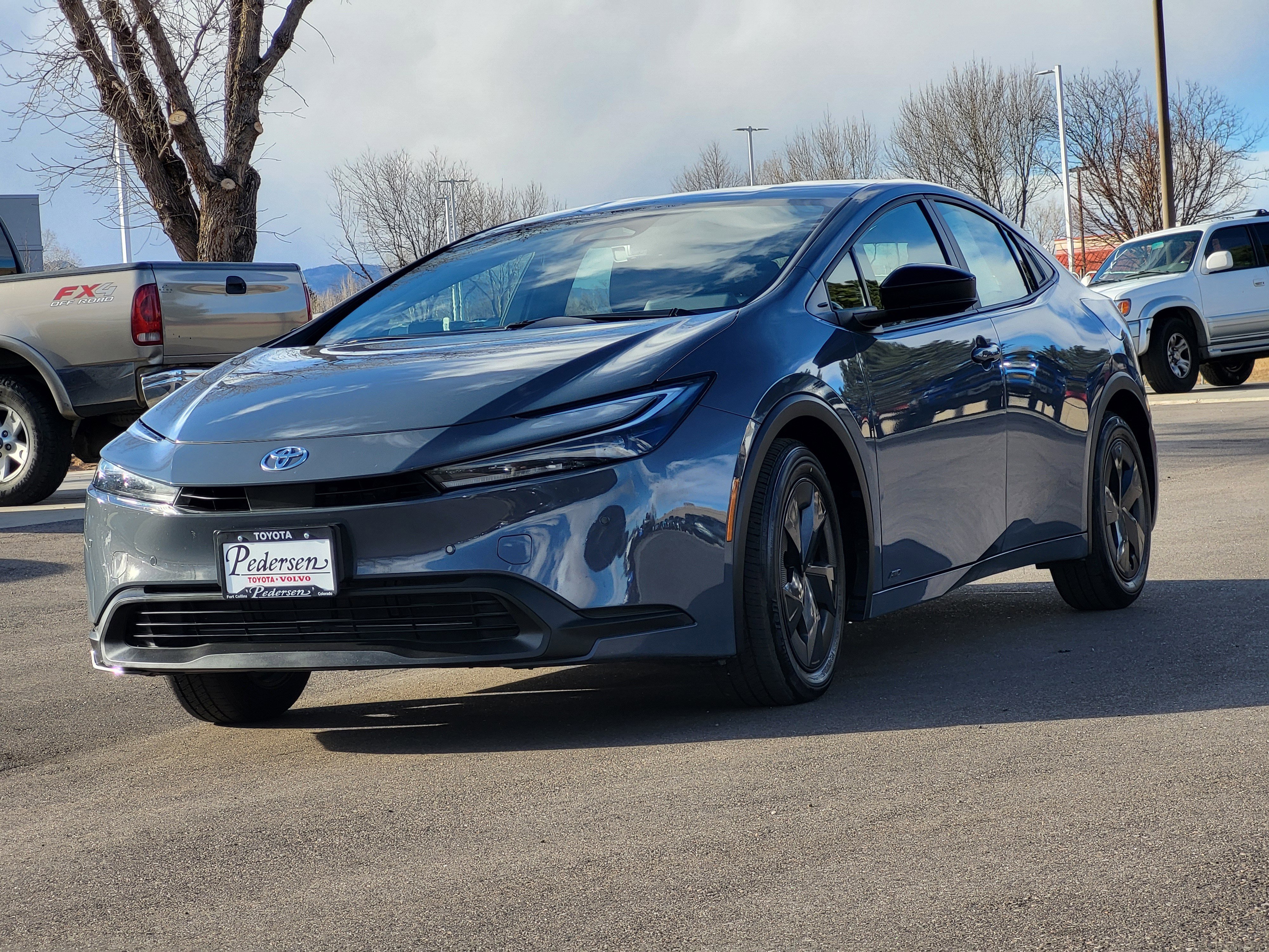 Used 2025 Toyota Prius LE image 3