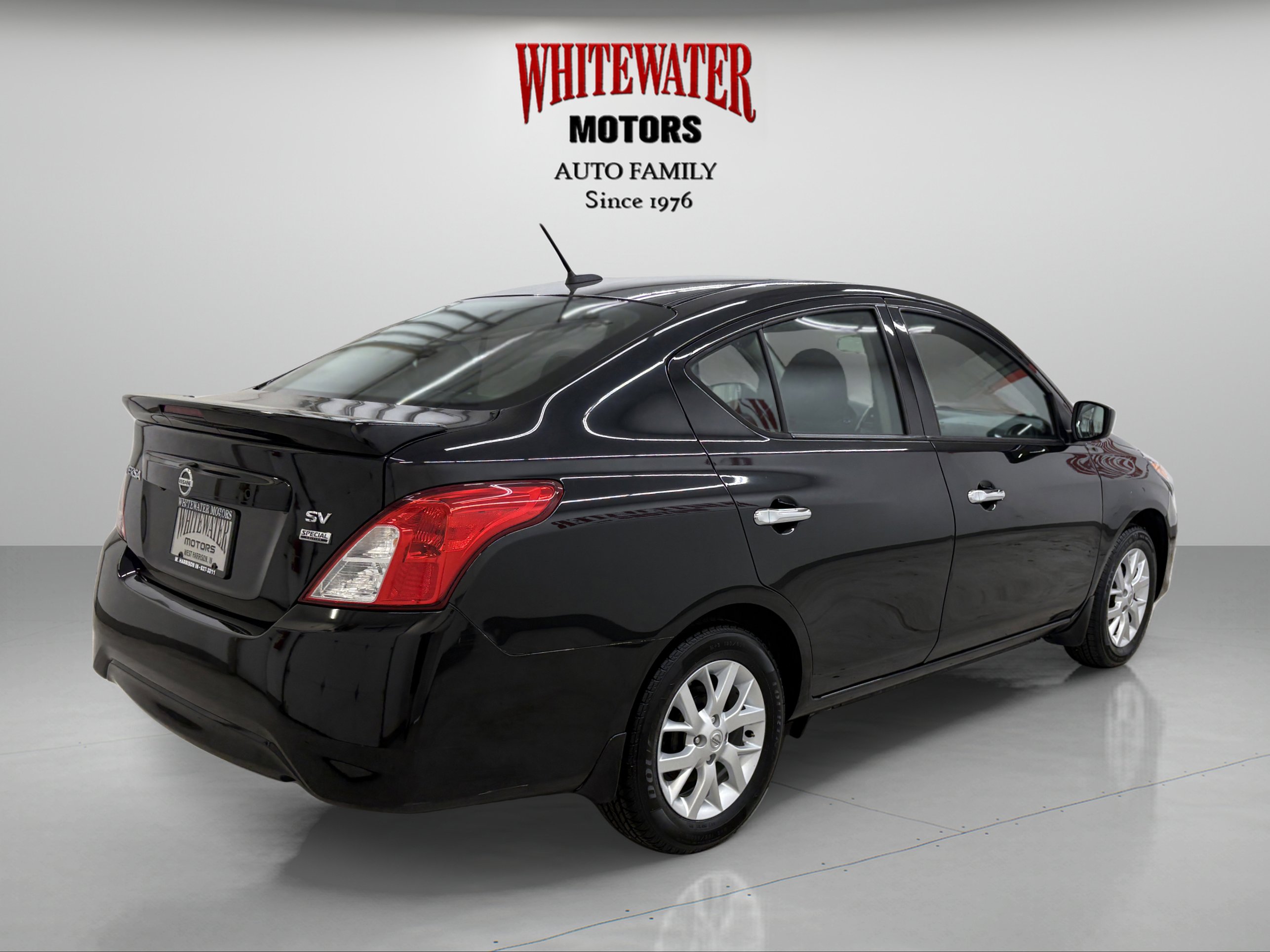 Used 2018 Nissan Versa SV w/ SV Special Edition Package image 4