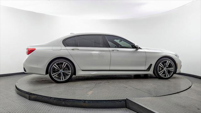 Used 2017 BMW 750i xDrive image 9