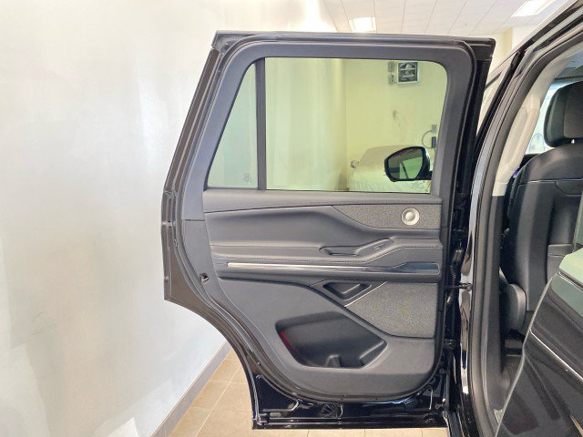 New 2027 Lincoln Navigator Reserve AWD/4WD image 11