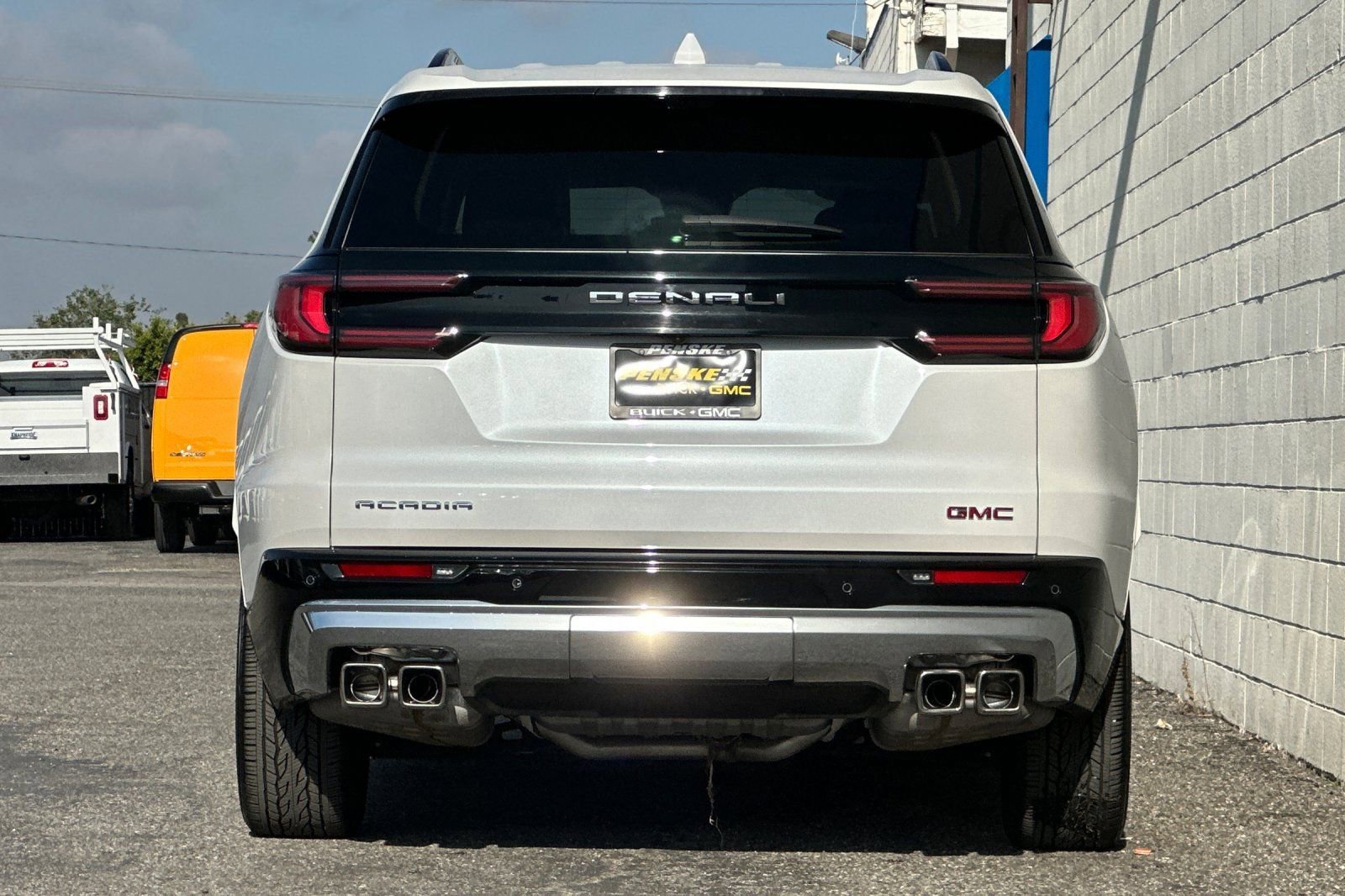 Certified 2025 GMC Acadia Denali w/ Super Cruise Package image 5