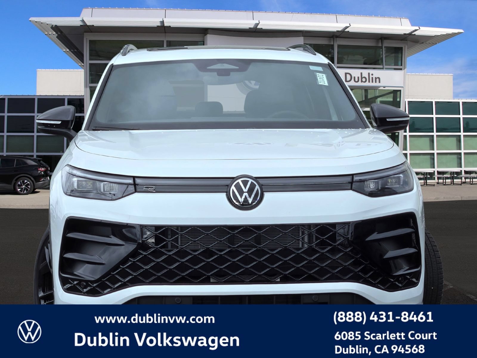 New 2026 Volkswagen Tiguan SE R-Line AWD/4WD image 2