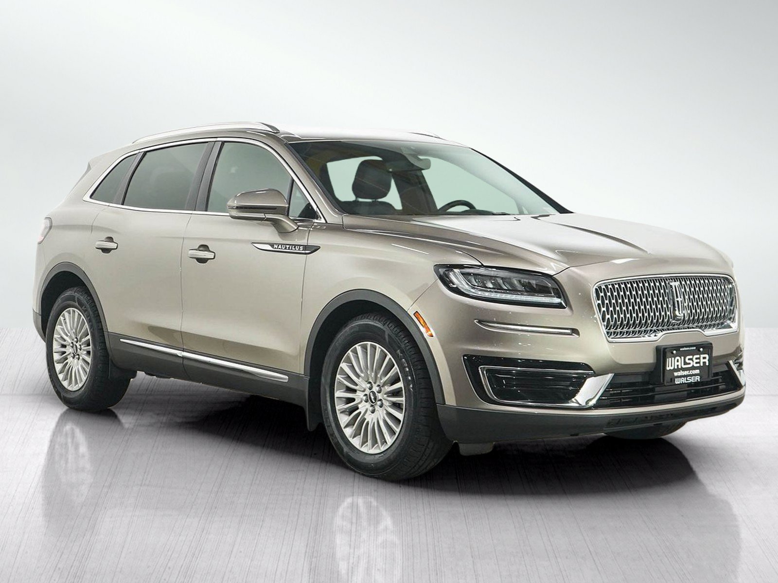 Used 2020 Lincoln Nautilus Premier AWD/4WD image 9