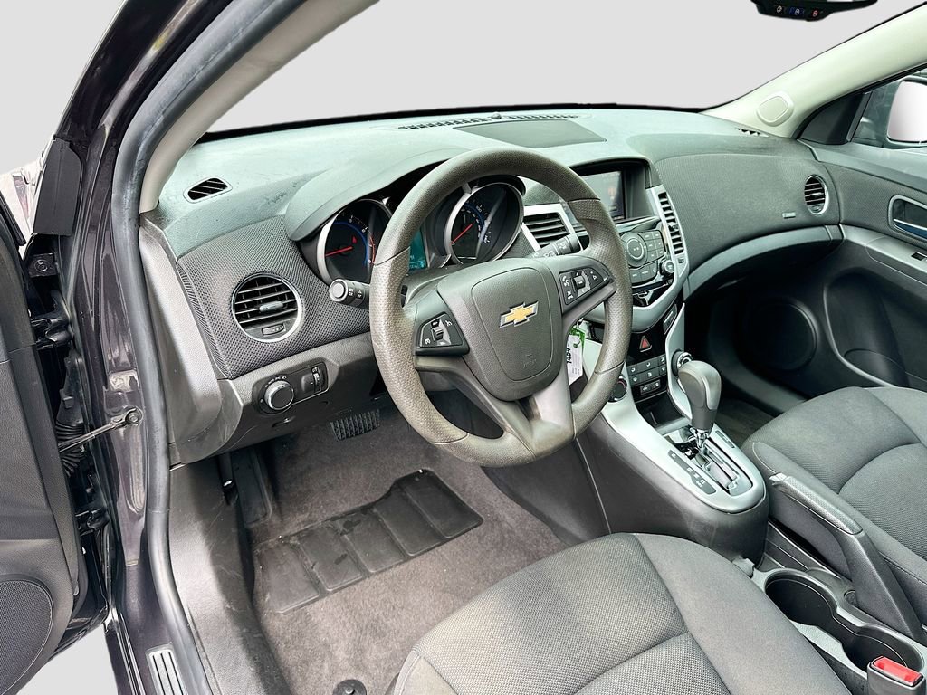 Used 2016 Chevrolet Cruze LT image 11