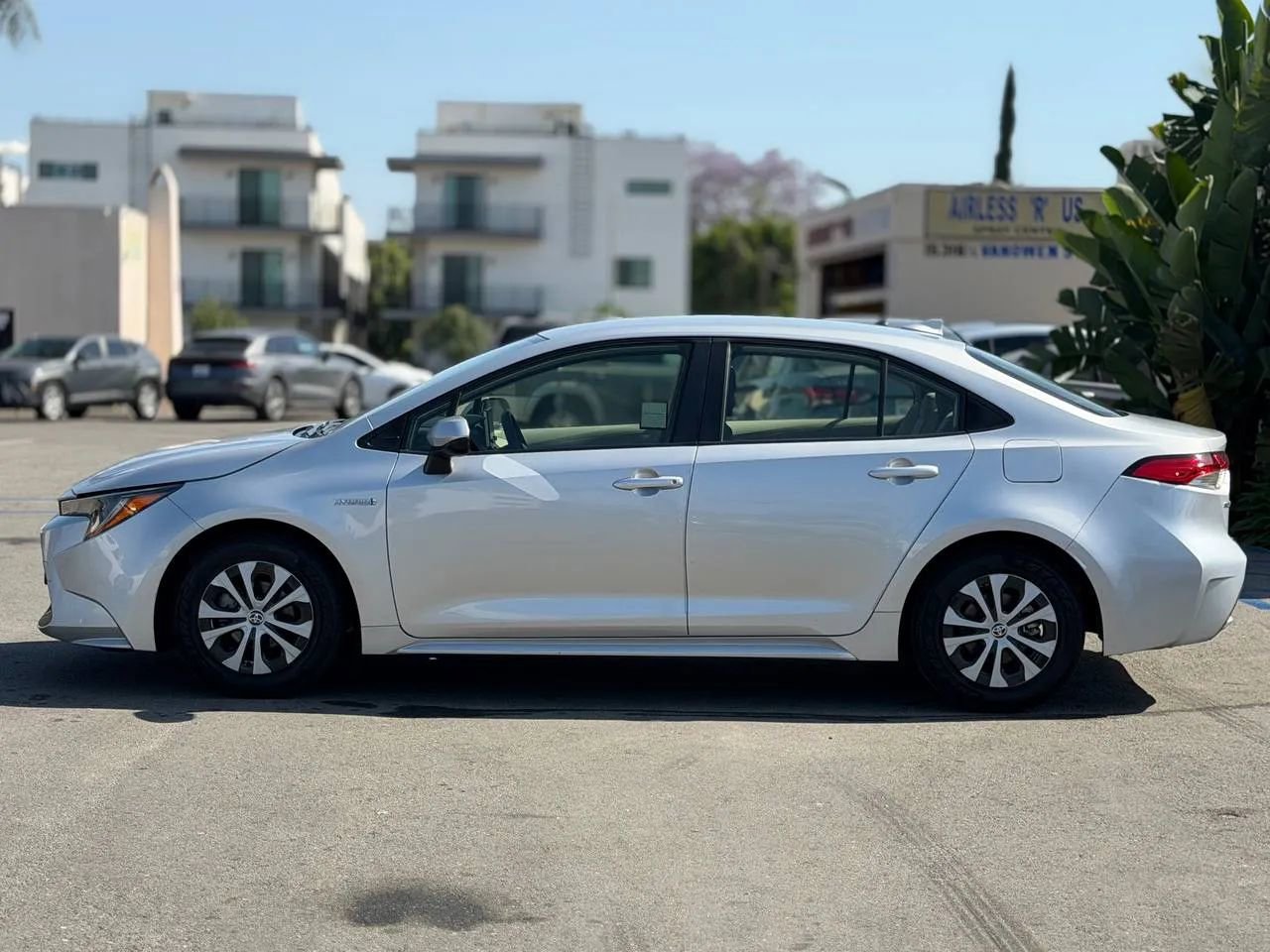 Used 2020 Toyota Corolla LE w/ Carpet Mat Package (TMS) FWD image 10