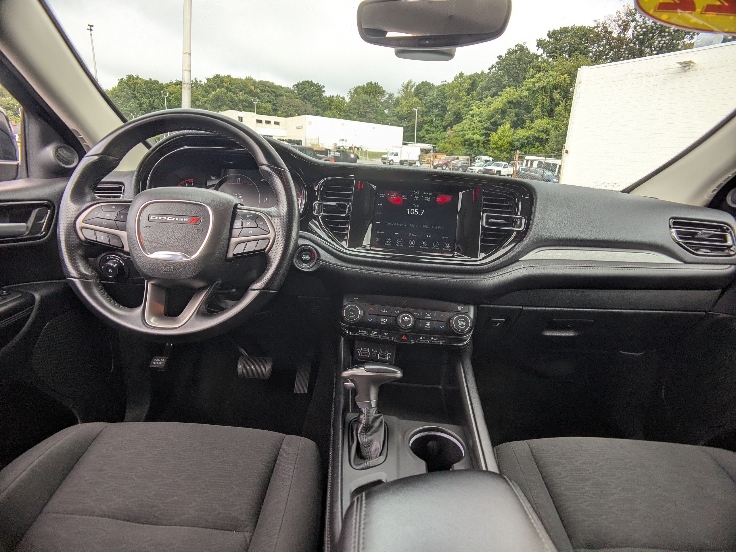 Used 2022 Dodge Durango SXT AWD/4WD image 17