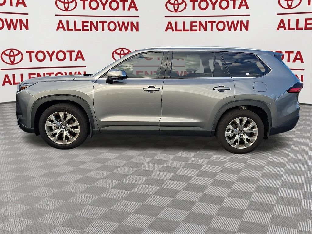 Used 2025 Toyota Grand Highlander AWD image 3