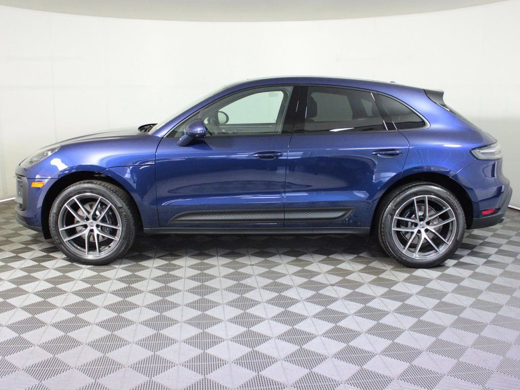 Certified 2026 Porsche Macan AWD/4WD image 2