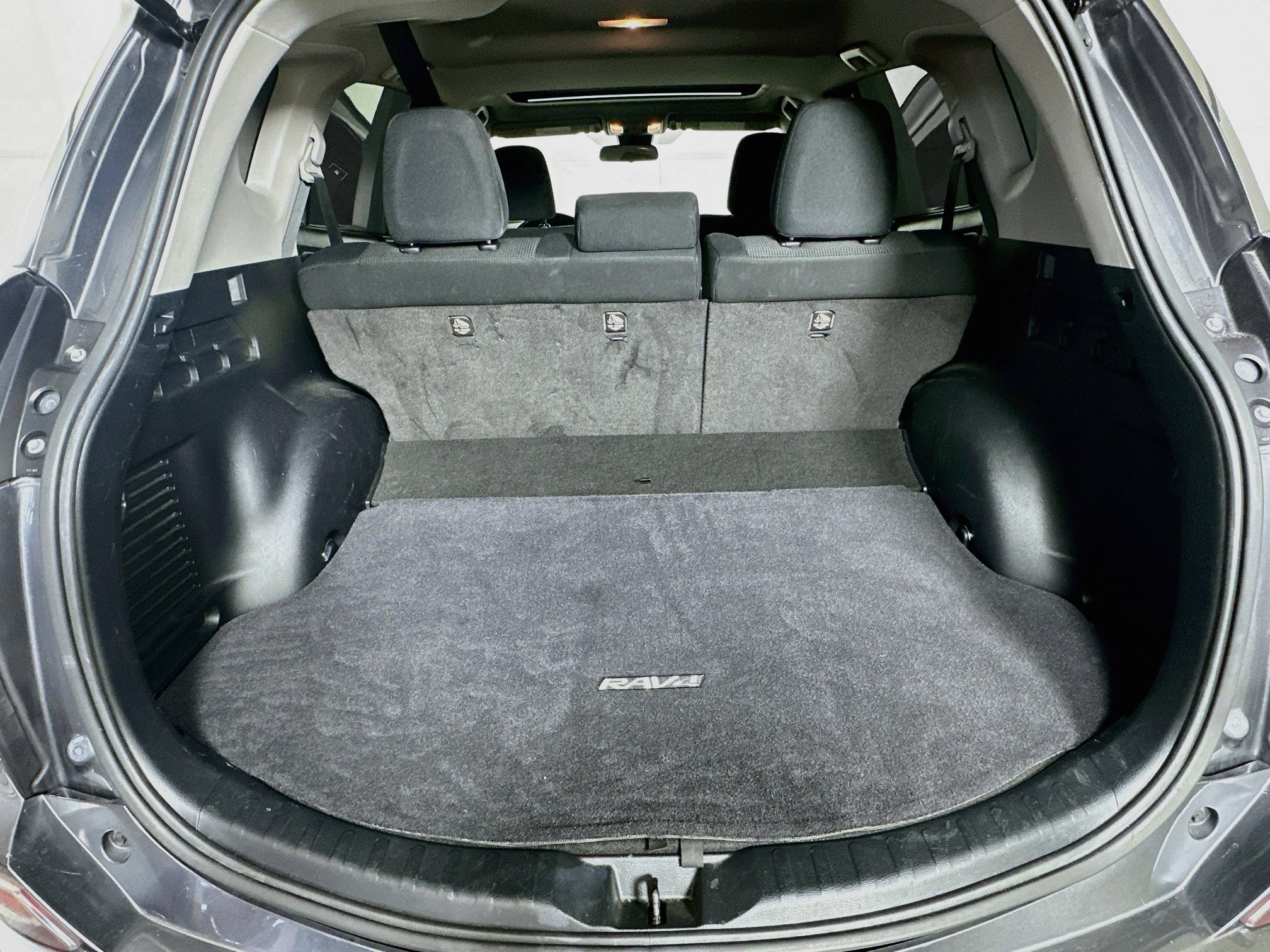 Used 2017 Toyota RAV4 XLE AWD/4WD image 27