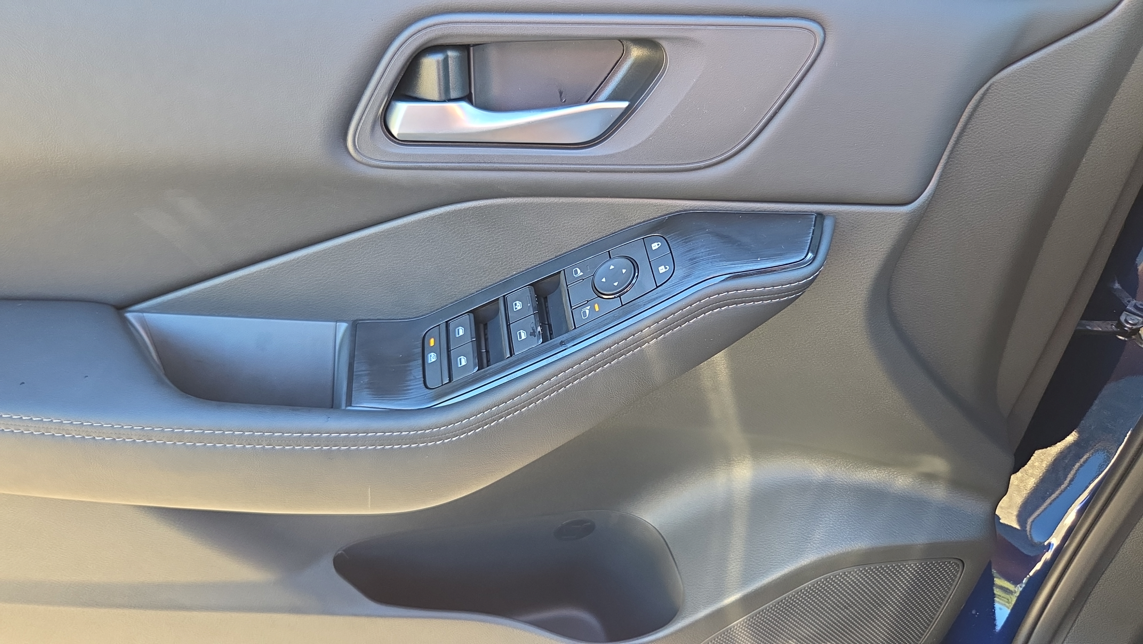 New 2026 Nissan Rogue SV w/ Cold Weather Package FWD image 29