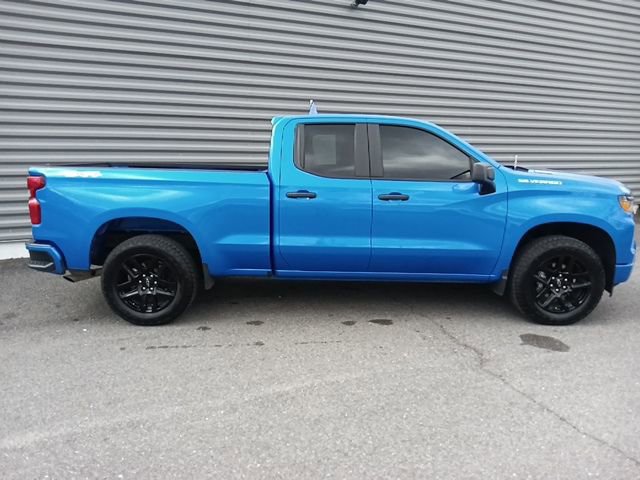 Used 2025 Chevrolet Silverado 1500 Custom w/ Turbomax Blackout Package image 2