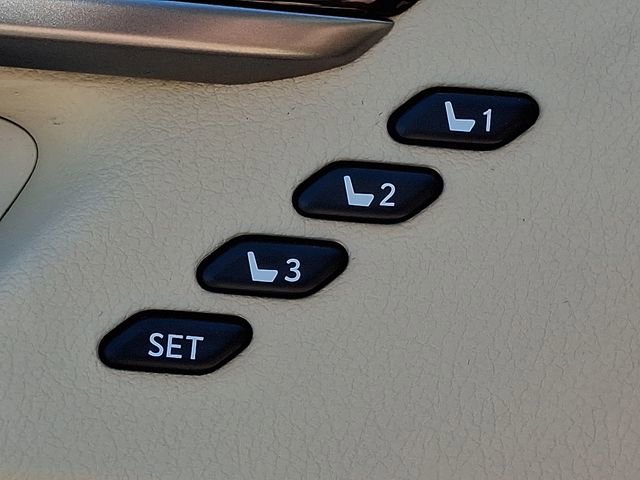 Used 2015 Lexus ES 350 w/ Luxury Package image 26