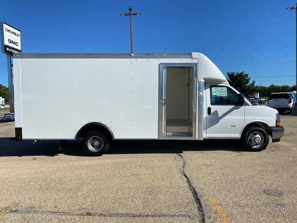 New 2025 Chevrolet Express 3500 w/ Power Convenience Package image 8