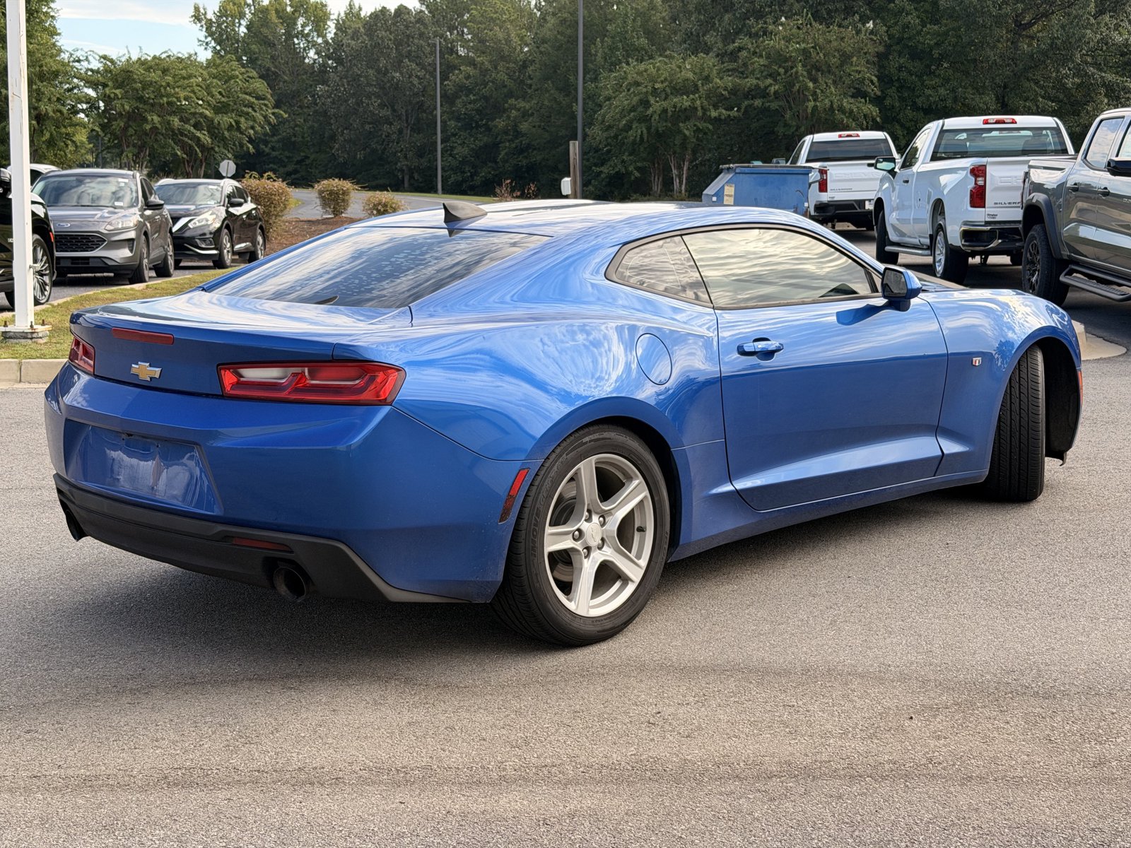Used 2018 Chevrolet Camaro LT w/ Technology Package RWD image 12