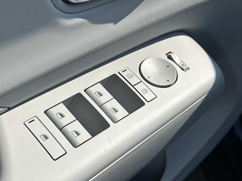 New 2026 Hyundai Kona SEL Premium image 17