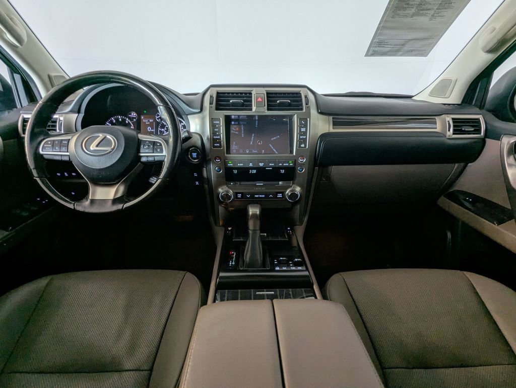 Used 2020 Lexus GX 460 Premium w/ Premium Package image 5