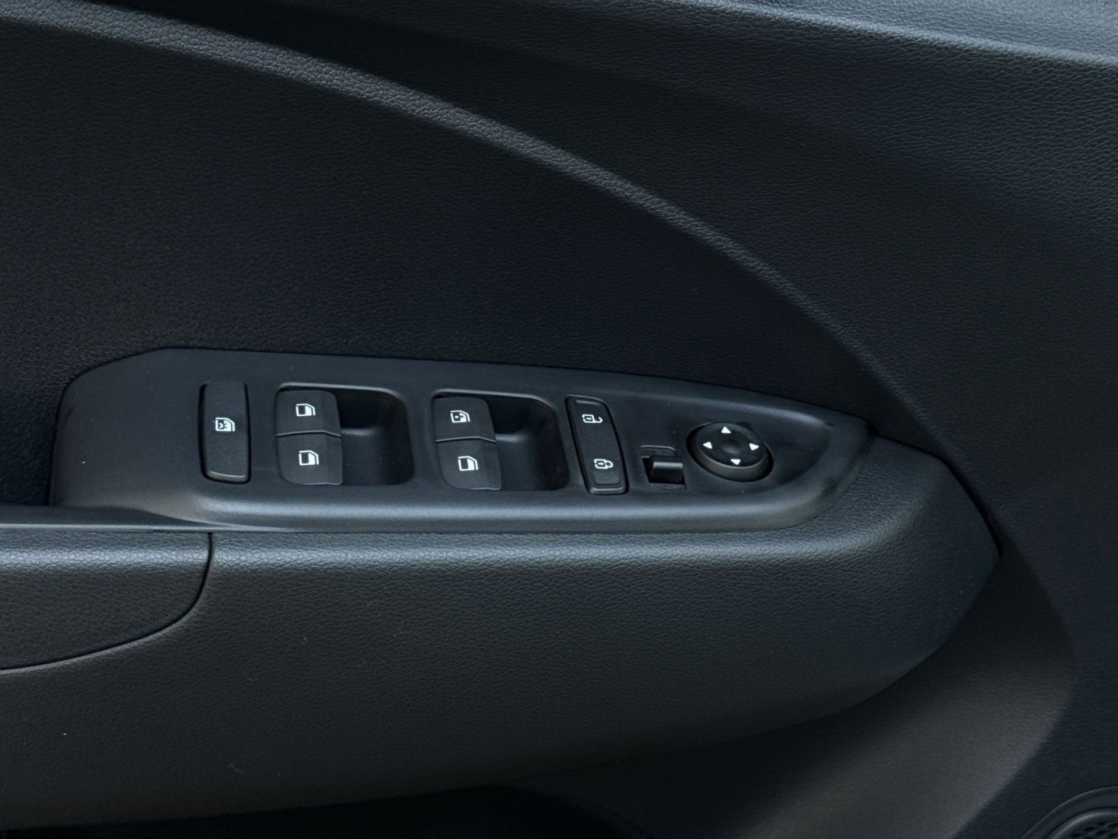 New 2026 Hyundai Venue SEL FWD image 15