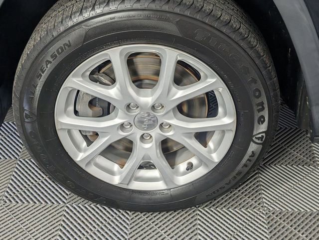 Used 2016 Jeep Cherokee Latitude w/ Comfort & Sound Group image 8