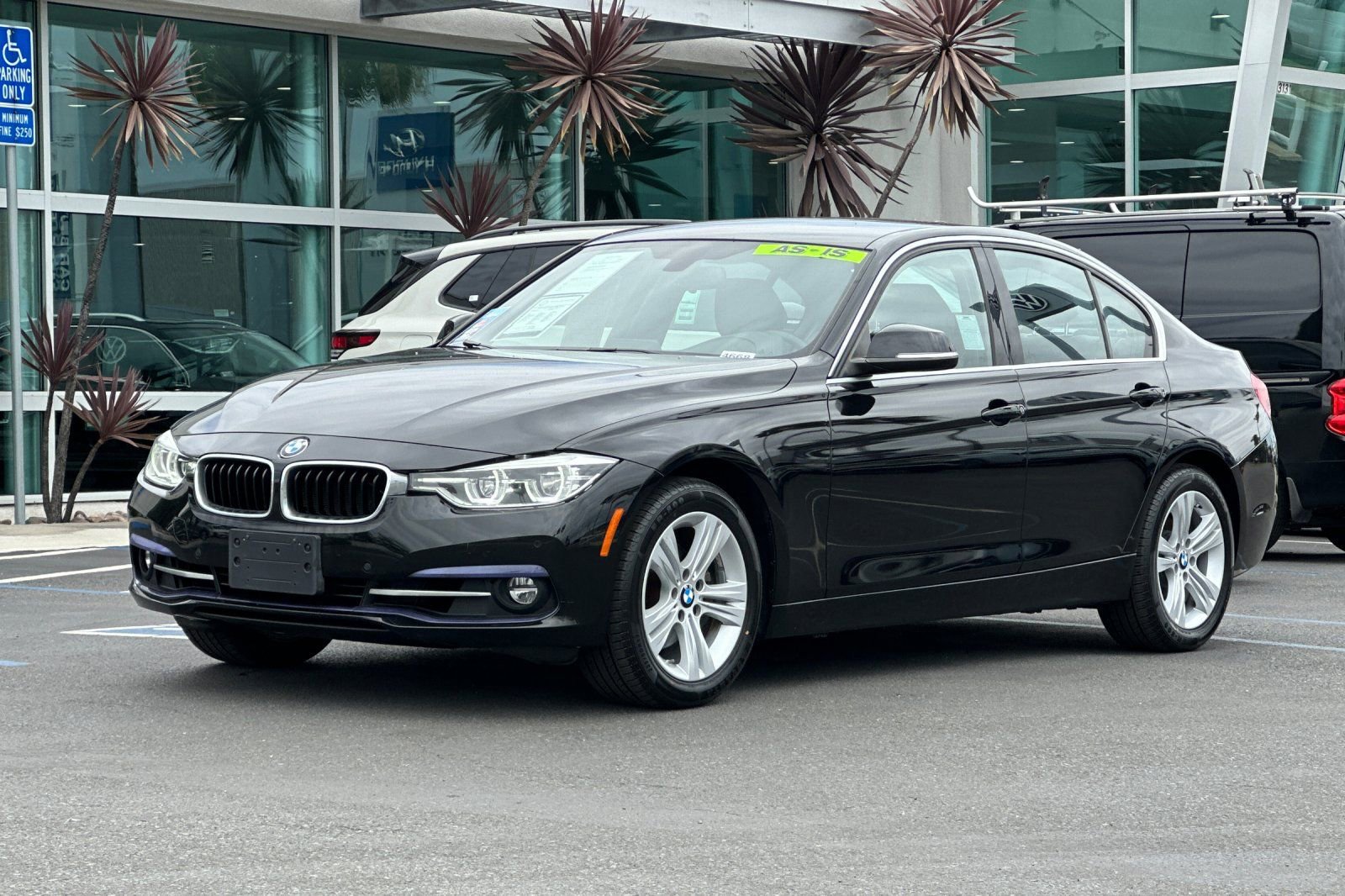 Used 2018 BMW 330i xDrive Sedan AWD/4WD image 8