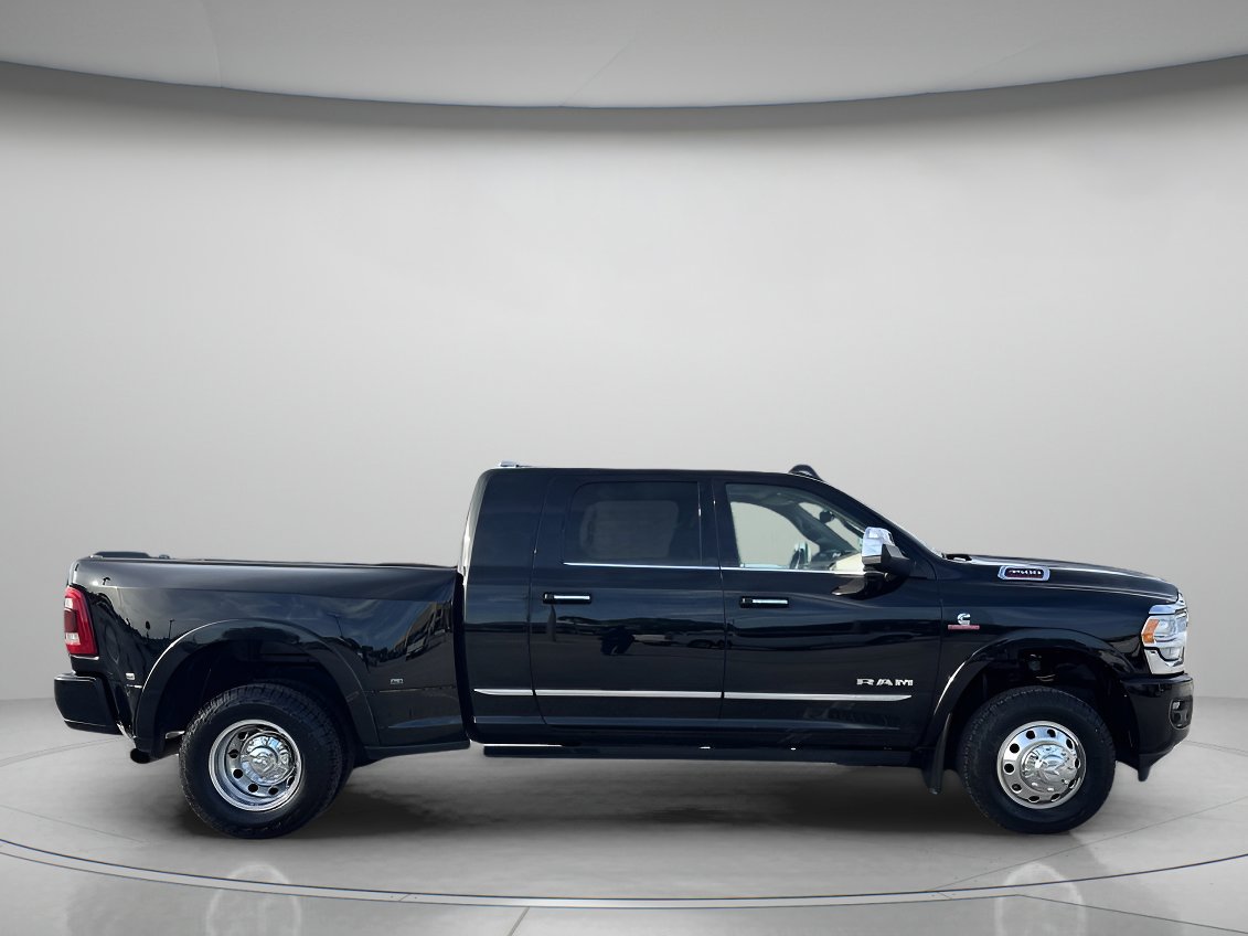 Used 2022 RAM 3500 Limited image 2