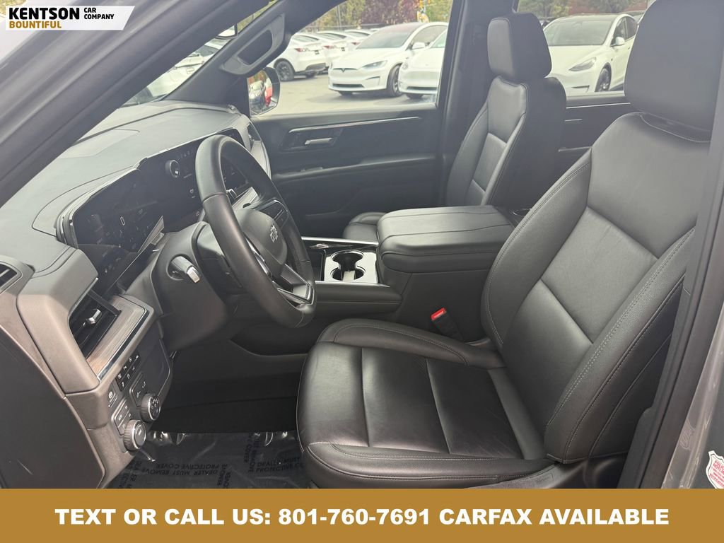 Used 2025 Chevrolet Suburban Z71 image 29