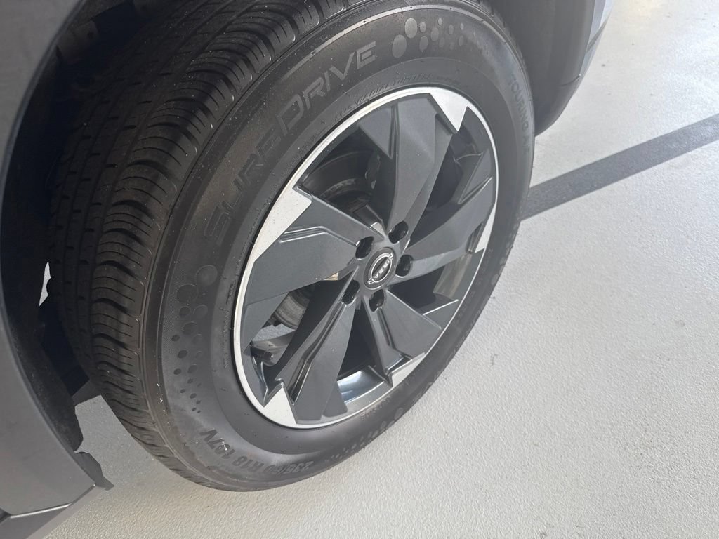 Used 2024 Nissan Rogue SV AWD/4WD image 10